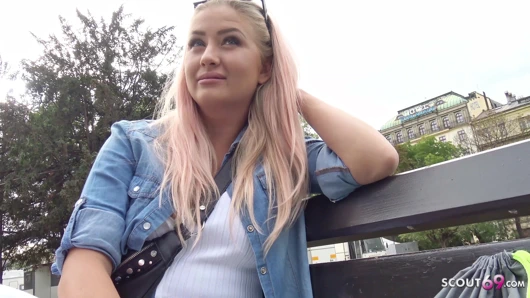 Alman izci - düzgün vücutlu kolej genç dökümde sikişmek