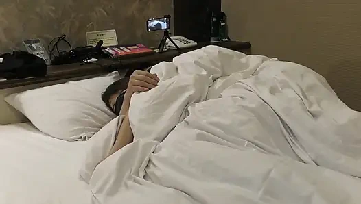 Aldatan çift otelde seks videosuna bayılıyor