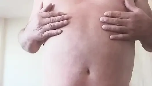 Küçük yarağıma mastürbasyon yapıyor ve boşalıyorum