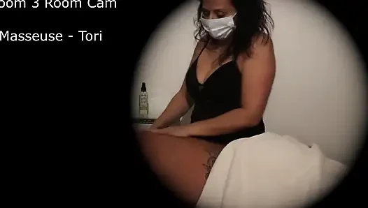 Tori - oda kamerasında mastürbasyon