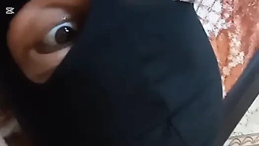 Maskeli gelin sperm içiyor ve emiyor