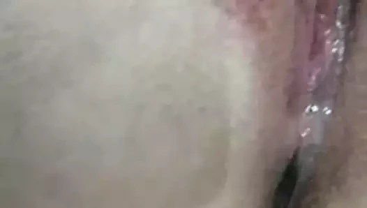 Benim kedi batan parmaklar, cumming sonra damlayan !