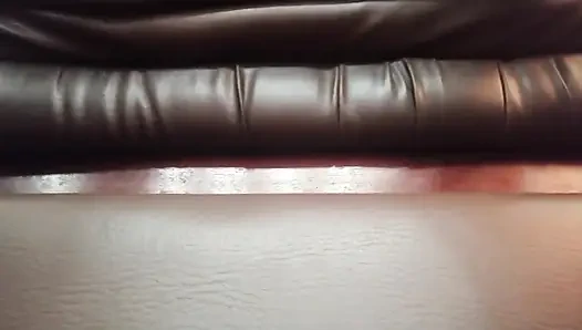 Üvey anne üvey oğluyla eğleniyor