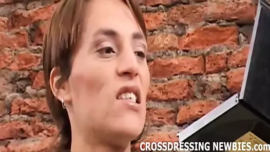 Ben çok güzel bir crossdressing orospuyum