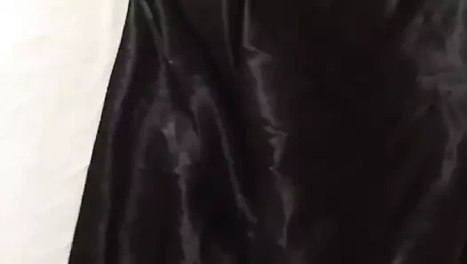 Cumming üzerinde ipek gece elbisesi