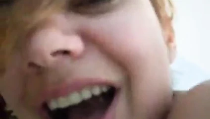 Yüksek sesle orgazm ile parmak lanet!