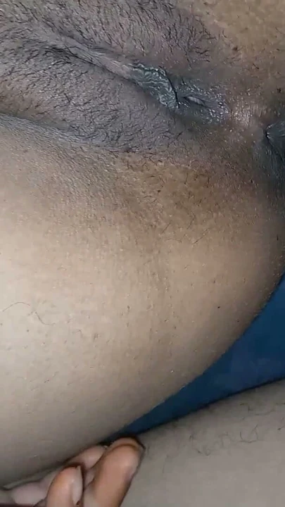 Bhabhi'yi gece evde sert sikiyor. | Klip 2