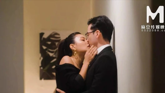 Modelmedia asia - altın saza olağanüstü - sürtük bir ofis kızı rae lil black