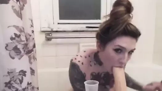 Ana Sayfa d20 - tükürme ve çiş oyunları