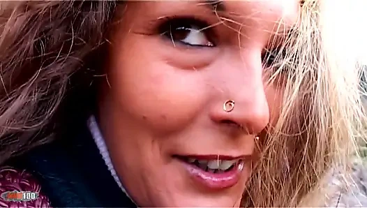 Larry güzel turistlere önem veriyor