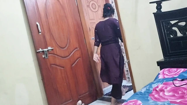 Yeni Bangla ses videosu. Evde çok ateşli seks videosu