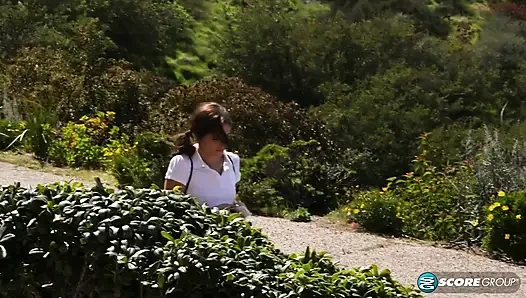 Düz genç zoe bloom pound-town'a biniyor ve yüzüne döl alıyor