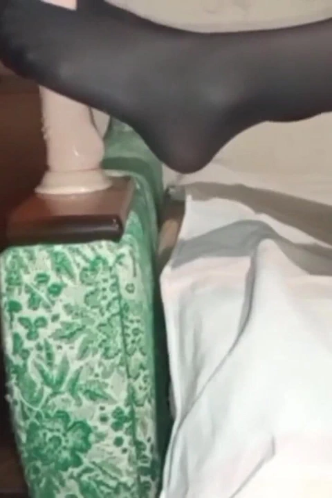 Kız arkadaşımın bu bacakları beni boşaltıyor