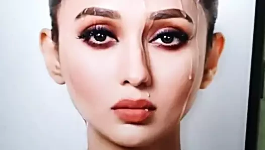 Mimi chakraborty haraç istedi