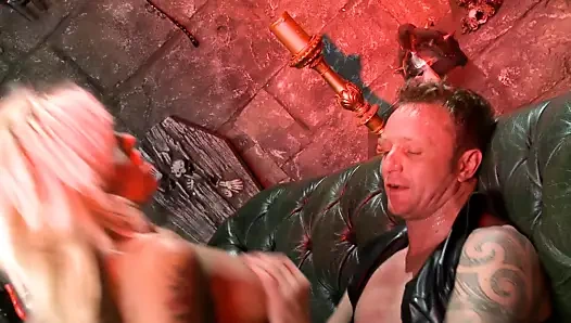 Seksi milf hoşlanır emme çük önce binicilik o