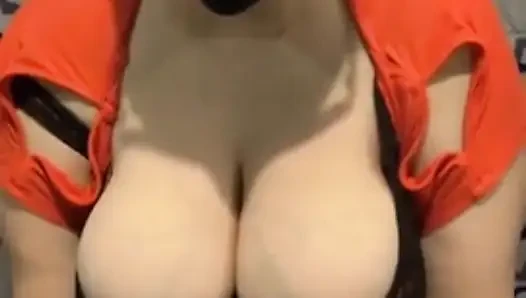 Pijama partisinde arkadaşına mastürbasyon yapıyor