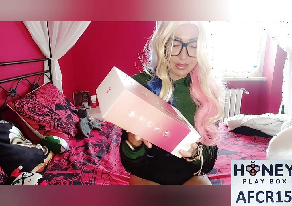Lavinia'nın yeni büyük oyuncağı fışkırtıyor