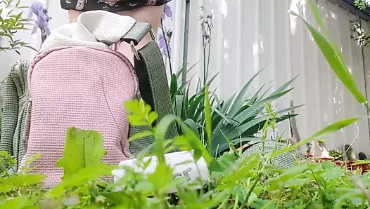 Halka açık bir yerde yüzünüze büyük bir çiş - hepsini için!