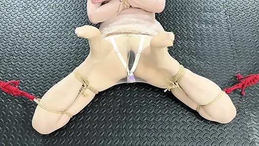 Müşteri, titreşen anal tıkaç ve bobobei'nin nihai orgazmını filme aldı