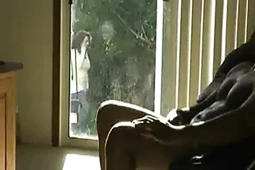 minha vizinha me pegou no flagra na punheta