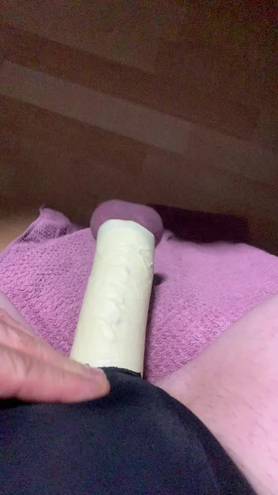 Celina mastürbasyon yapıyor 3