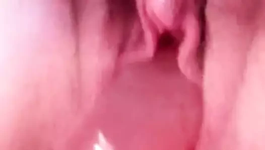 Kıllı büyük klitoris yapay penis sikme