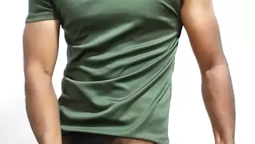 Latin oğlan geldi çok dik ve masturbates kadar sağladım