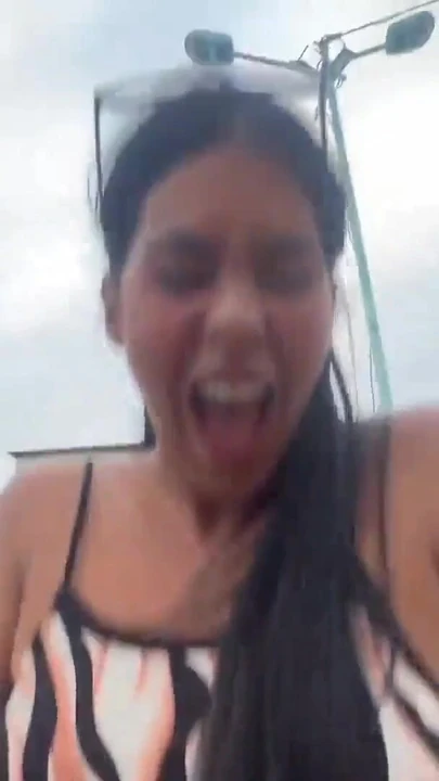 Знаковый момент из "Домашнего секса извращенной мачехи, падчерицы и отчима. (ТРОЙНИЧОК)"