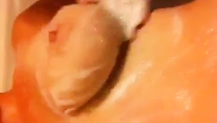 Gf duşta meme yıkar