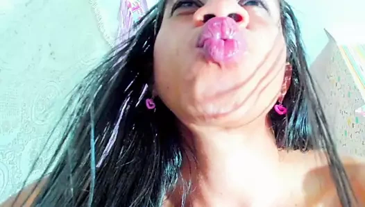 Çılgın deliklerimi arkadan sikiyorum