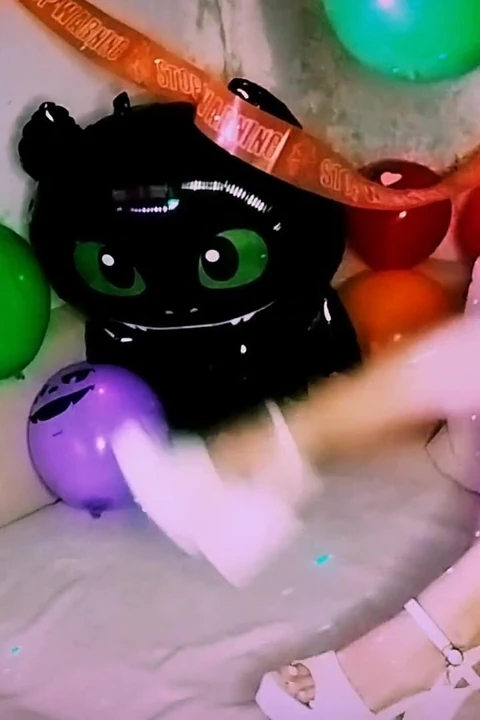 Yvie Lowe - cadılar bayramı balon partisi