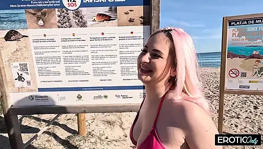 Sarışın ateşli 20 yaşındaki alman kaltak avcısı tarafından sert sikiliyor