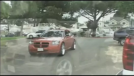 Tombul zenci orta yaşlı seksi kadın oturma odasında sikiliyor ve dölleniyor