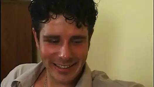 Genç ateşli esmer için anal yıkım