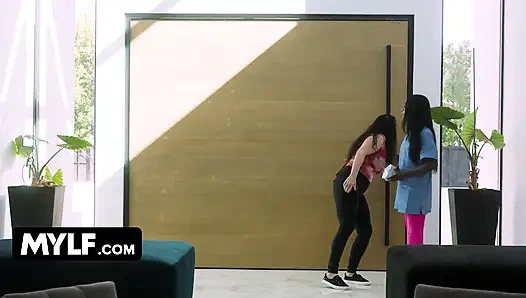 Yaramaz döl hemşireleri Fae Love ve Jewell Marceau her damlayı çıkarıyor