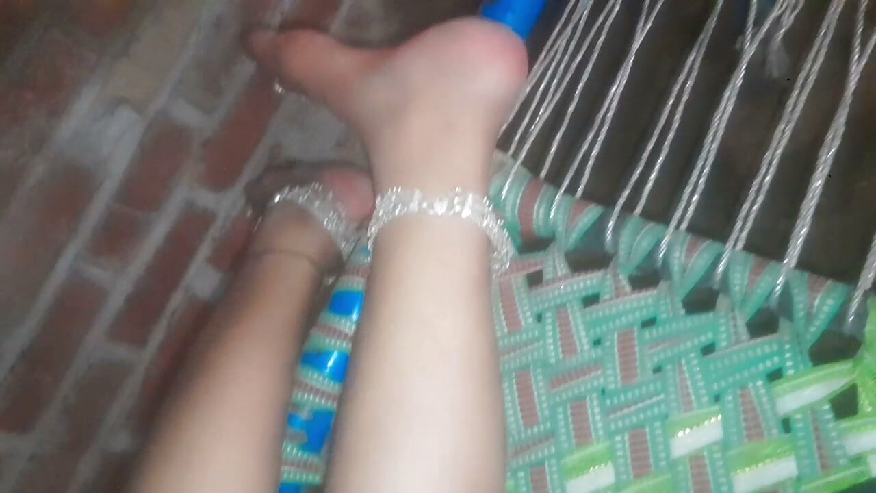 Yeni evli ateşli bhabhi ji benimle desi tarzda büyük kalçalı