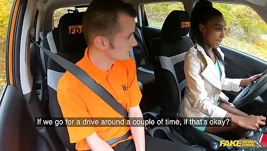 Fake driving school - Asia Rae bir derse gittiğinde biraz beyaz yarakla yetiniyor