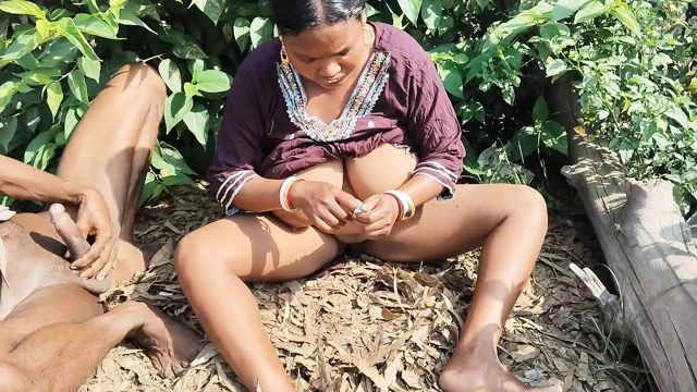 Yengem Gand Mari açık havada sikişiyor