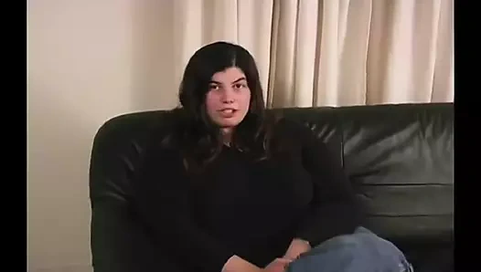 İri güzel kadın oyuncu seçmelerinde adamın yarağını sikiyor