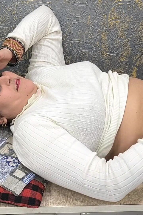 Üvey kız babasını dölleme pembe amcığı için baştan çıkarıyor