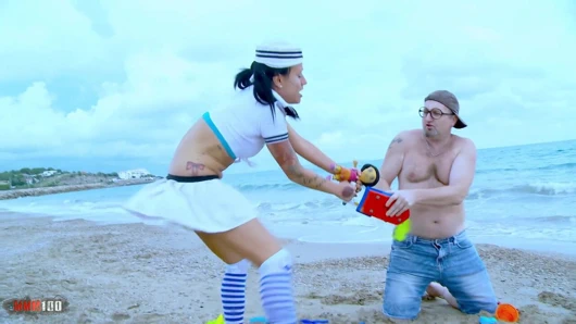 Fransız bebek joyce exess göt becerdin üzerinde bir kamu plaj