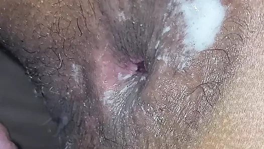 Hizmetçinin pürüzsüz ve temiz bir götü var, göt çok lezzetli