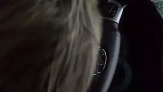 Amber beni arabada emiyor