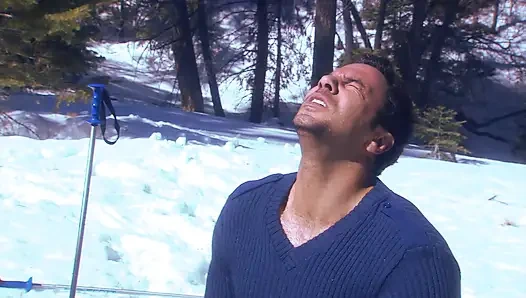 Büyük memeli muhteşem hatun açık havada sikiliyor