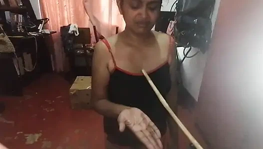 Tina baby har bad habbits için cezalandırılıyor