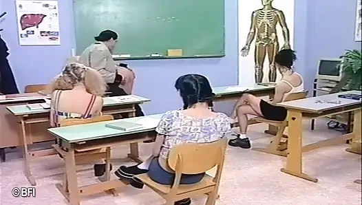 Ateşli gençlere özel şaplak atma