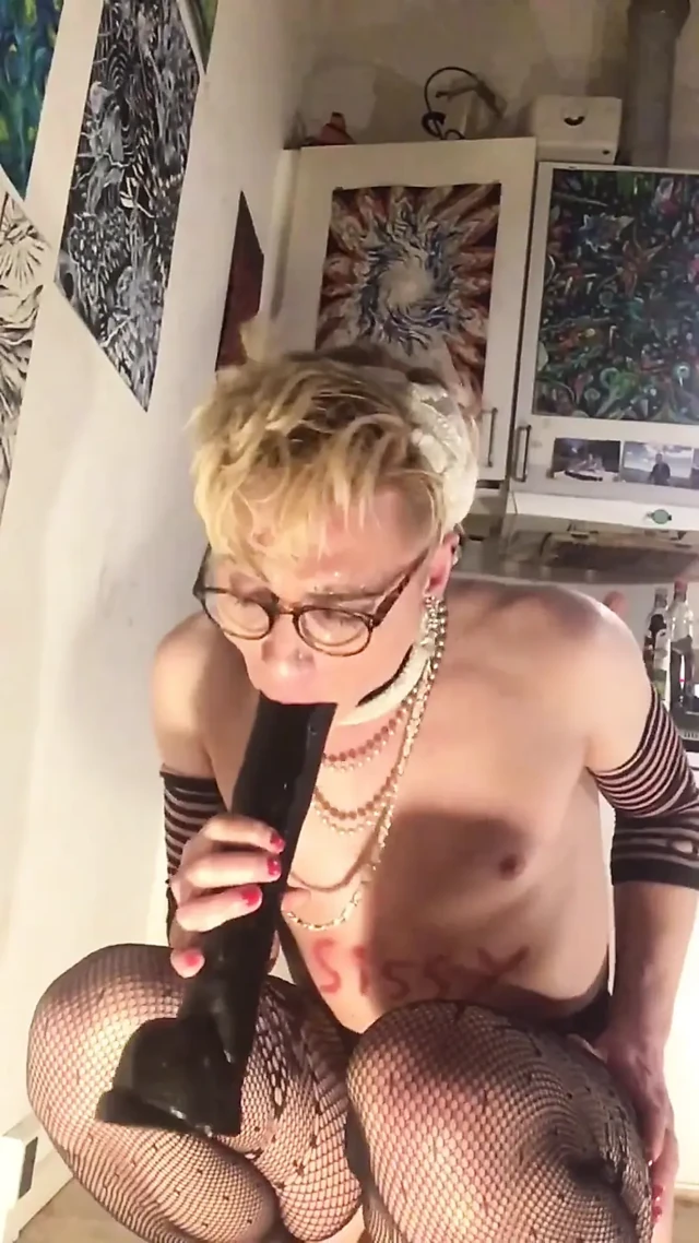 Girly Sissy Bitch! Jes Brinch Zayıf Bir Kaybeden!