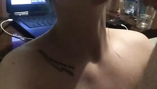 genç bir kız öğrenci yüzünde twinks