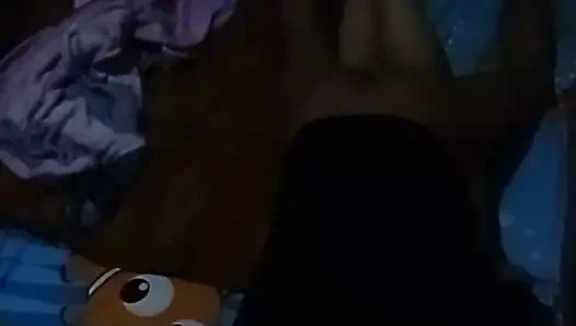 genç kızın kıçındaki crot, iç çekişini duyduğumda çok lezzetli