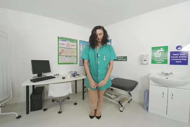 Mia J - sanal hemşire